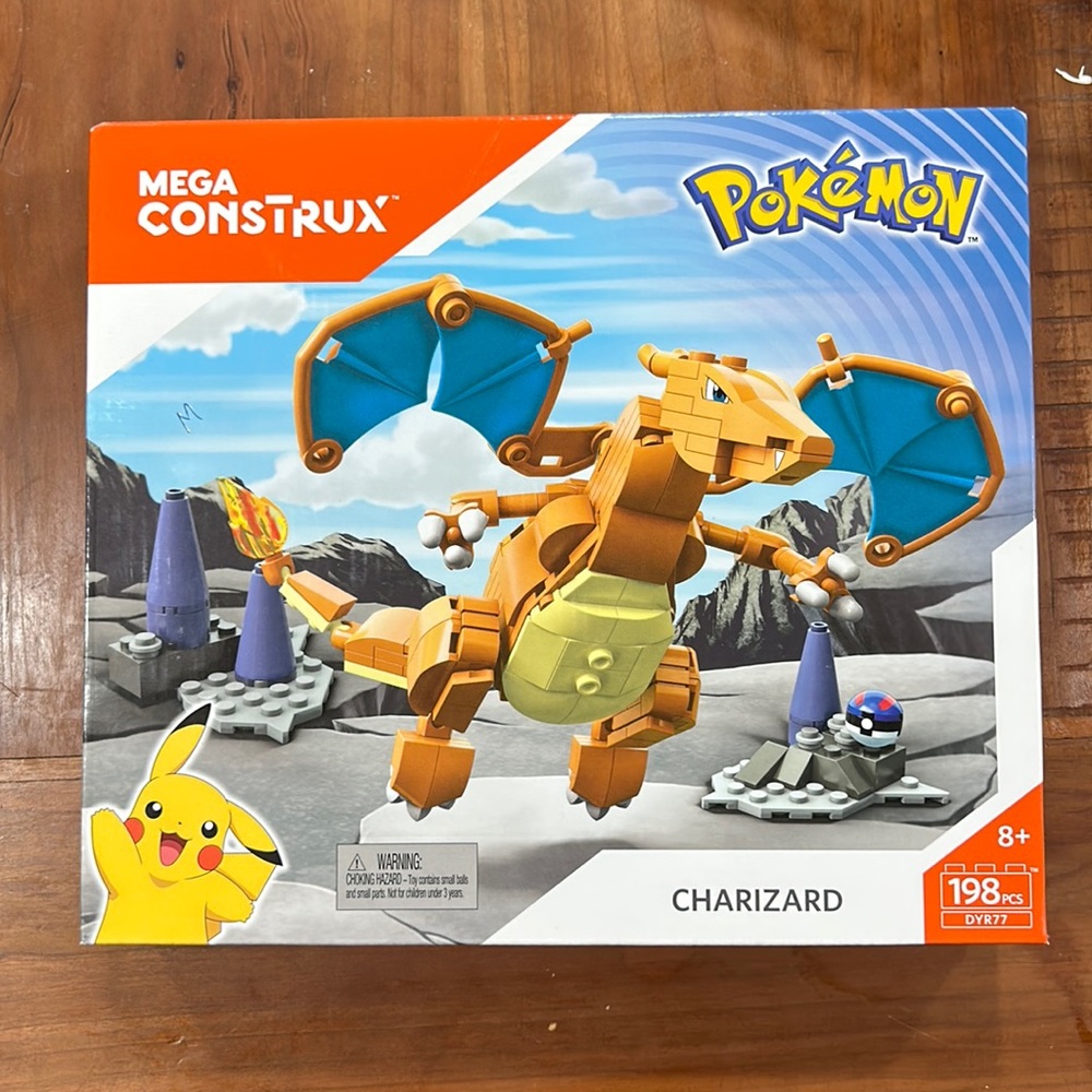 Mega Construx PokéMon Charizard legos